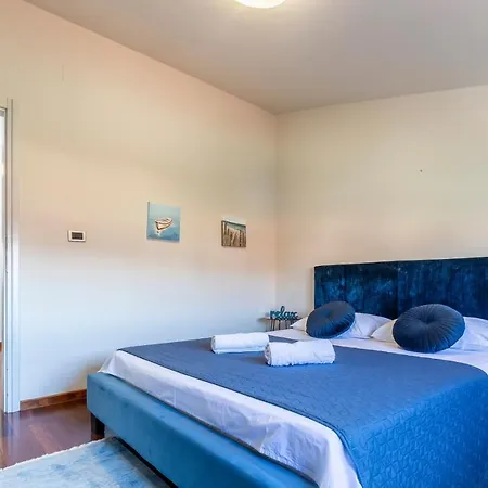 K&p Semesterbostad Pula